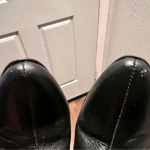 COLIN STUART black leather boots. Size 6.5
