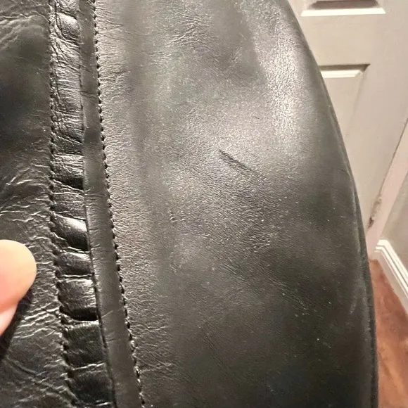 COLIN STUART black leather boots. Size 6.5