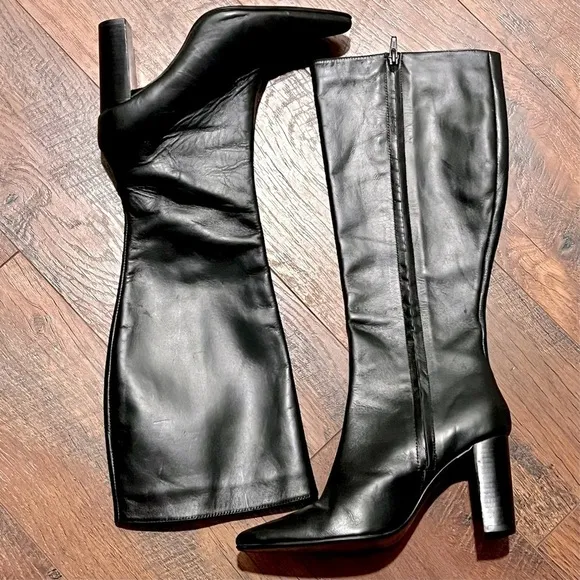 COLIN STUART black leather boots. Size 6.5