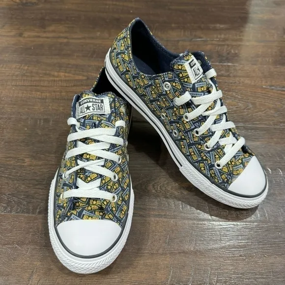 Converse Chuck Taylor All Star Logo Play Sneaker Size 8 Women