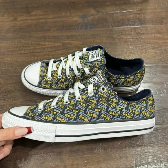 Converse Chuck Taylor All Star Logo Play Sneaker Size 8 Women