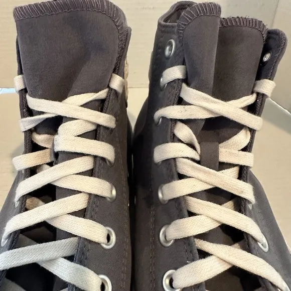 Converse Chuck Taylor Platform Shoes Hi Top Grey Women's Size 11- Slightly Used