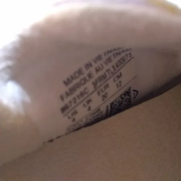 Converse Cribster Mid Baby Shoes White/Natural Ivory/White New Still In Box.....