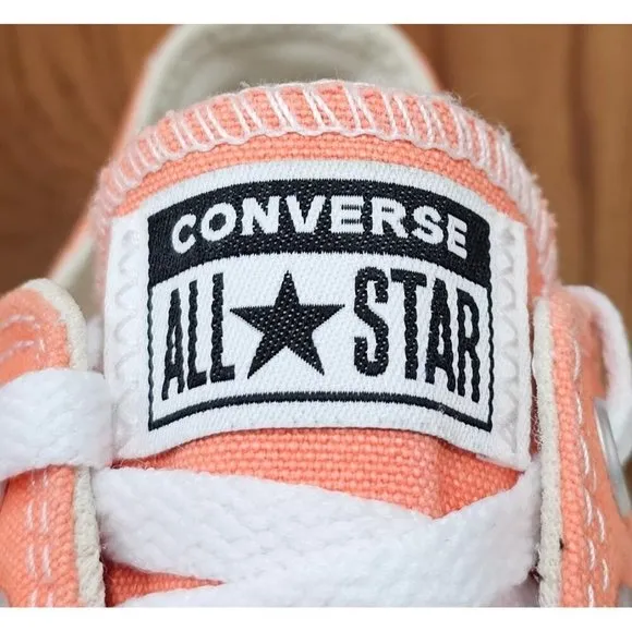 Converse CTAS Move OX Bright Madder Women's Low Platform Shoes Size 6
