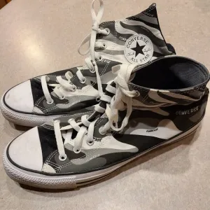 CONVERSE High Top Black White Gray Sneakers Shoes Unisex Men 11 Women 13
