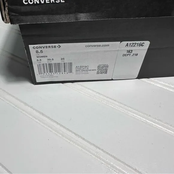 Converse Lift Platform shoes women’s 8.5 ghost town