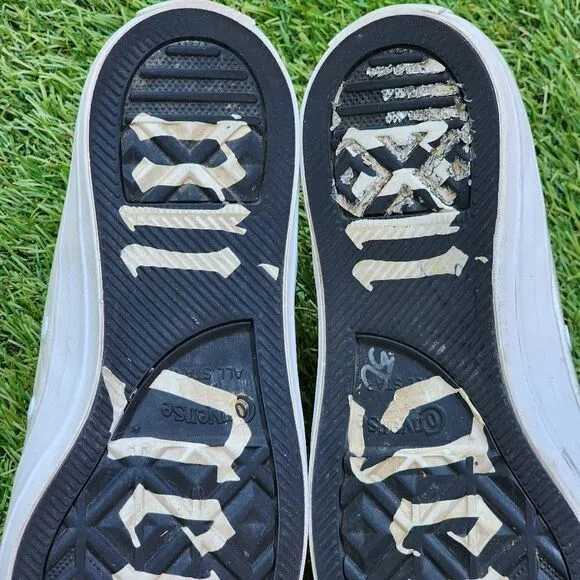 CONVERSE *MI GENTE* - Womens Sneakers - SIZE 9