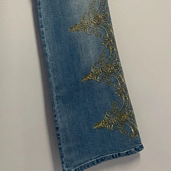 COPY - NWOT Cache Vintage Y2K Silver Embroidered Low Rise Jeans Size 6.