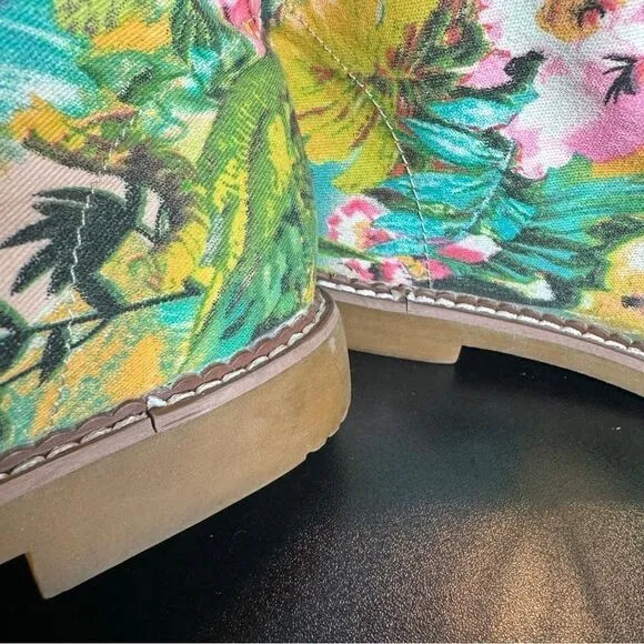 Corkys tropical floral lace up chukka ankle boots size 10