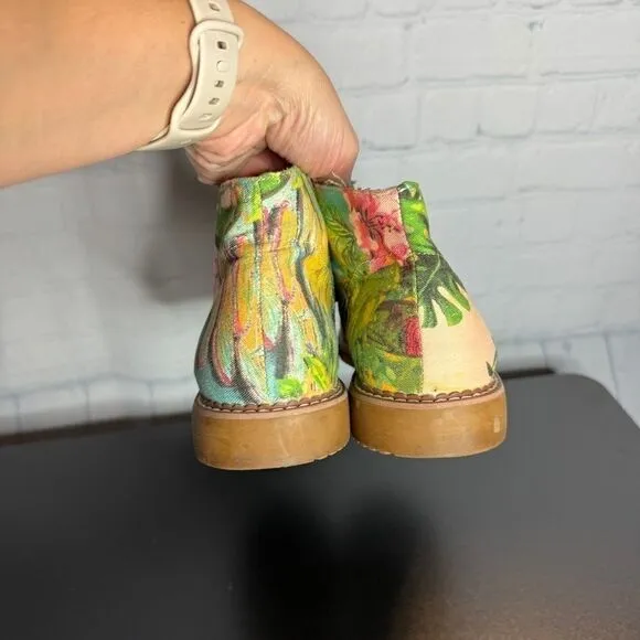 Corkys tropical floral lace up chukka ankle boots size 10