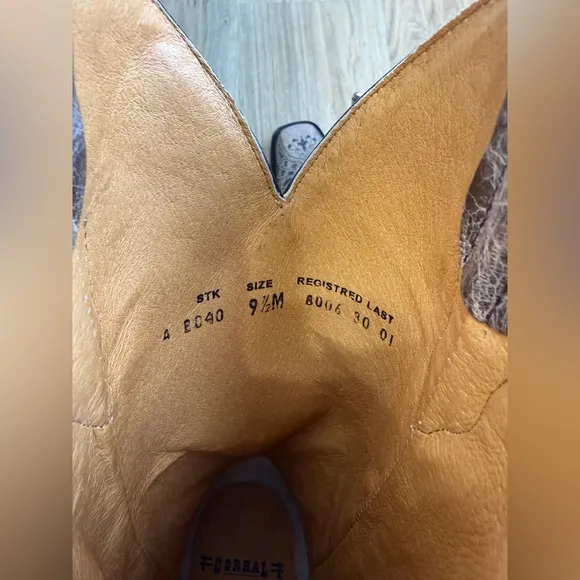 CORRAL LADIES BROWN BLACK WING AND CROSS SQUARE TOE A2040 Size 9.5 M NWOB