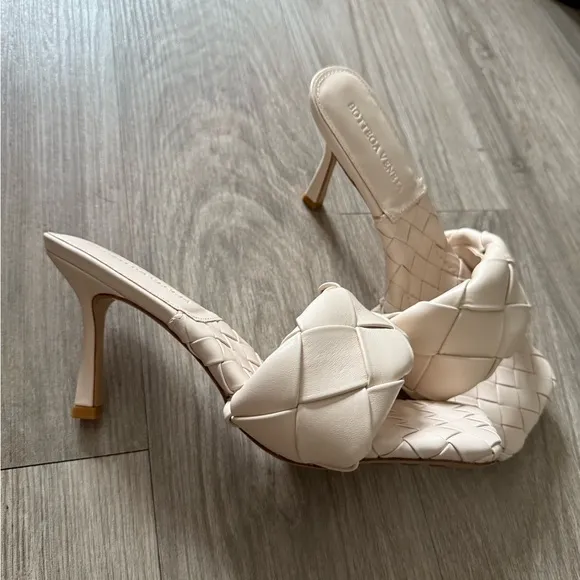 Cream Sandals with Woven Design Bottega