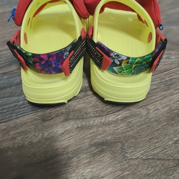 Crocs Classic All Terrain Sandals Yellow with Zipper Pouch  Sz Men’s-5 Women's-7