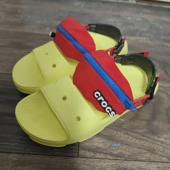 Crocs Classic All Terrain Sandals Yellow with Zipper Pouch  Sz Men’s-5 Women's-7