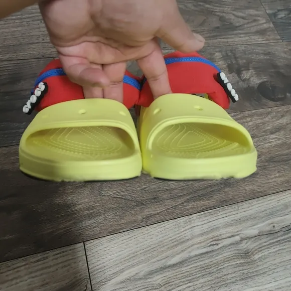 Crocs Classic All Terrain Sandals Yellow with Zipper Pouch  Sz Men’s-5 Women's-7