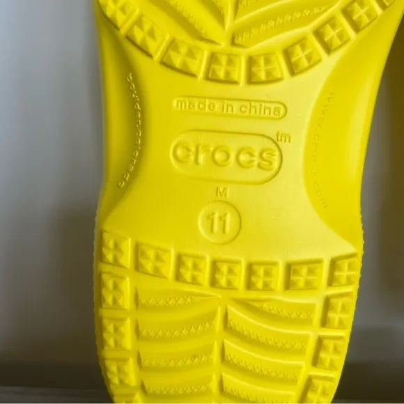 Crocs Classic Lemon Yellow Men's Clog Size 11 #B1863