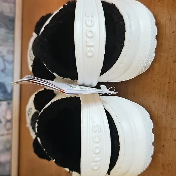 Crocs Kids Classic Lined Panda Crocs Slip-Ons Shoes -Unisex - C9