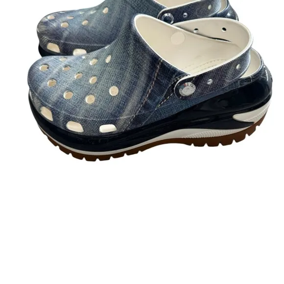 Crocs Women Classic Mega Crush Clog - Blue and Brown- Size 8