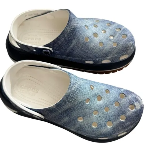 Crocs Women Classic Mega Crush Clog - Blue and Brown- Size 8
