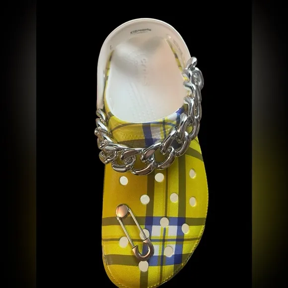 CROCS x Clueless platform yellow plaid women’s clogs Size 10 slip on shoes