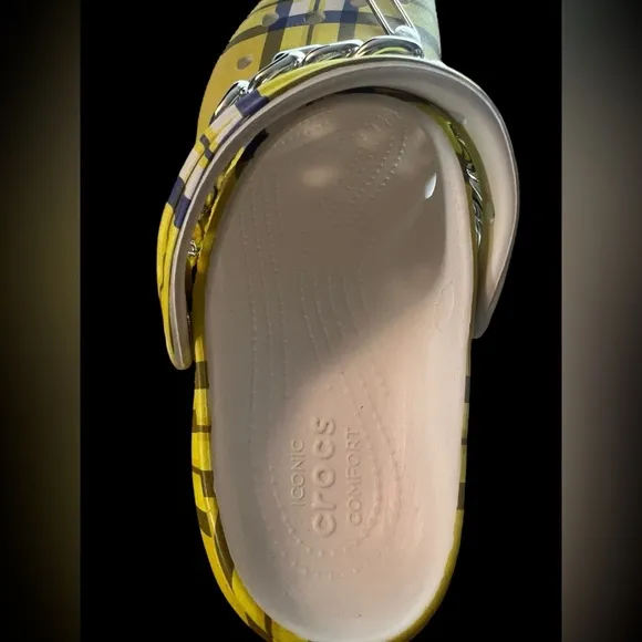 CROCS x Clueless platform yellow plaid women’s clogs Size 10 slip on shoes