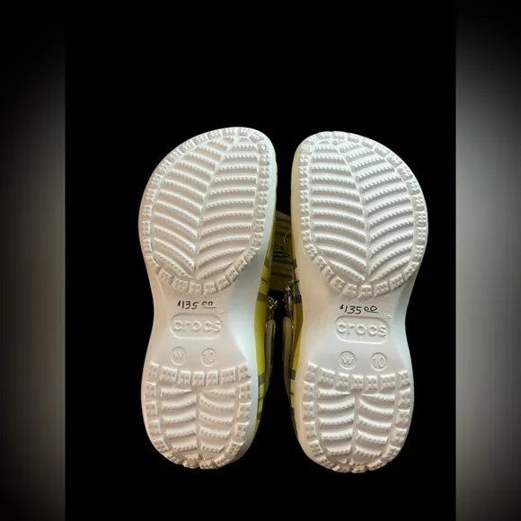 CROCS x Clueless platform yellow plaid women’s clogs Size 10 slip on shoes