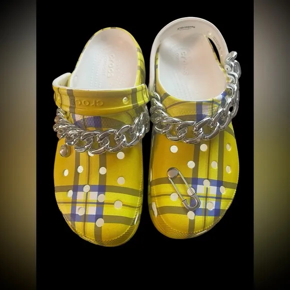 CROCS x Clueless platform yellow plaid women’s clogs Size 10 slip on shoes