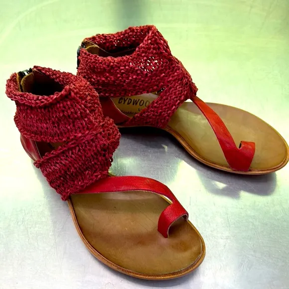 Cydwoq “Turret” leather sandals in red leather. Made in USA. New in box