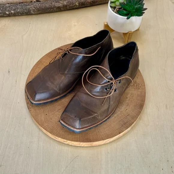 Cydwoq Vintage | School Lace Up Shoes with Vibram soles Size 38.5/8.5