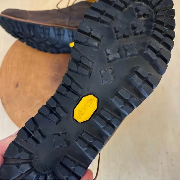 Cydwoq Vintage | School Lace Up Shoes with Vibram soles Size 38.5/8.5