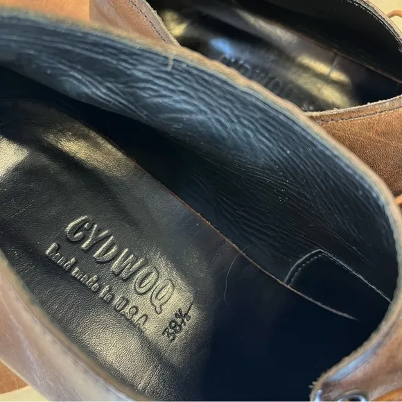 Cydwoq Vintage | School Lace Up Shoes with Vibram soles Size 38.5/8.5