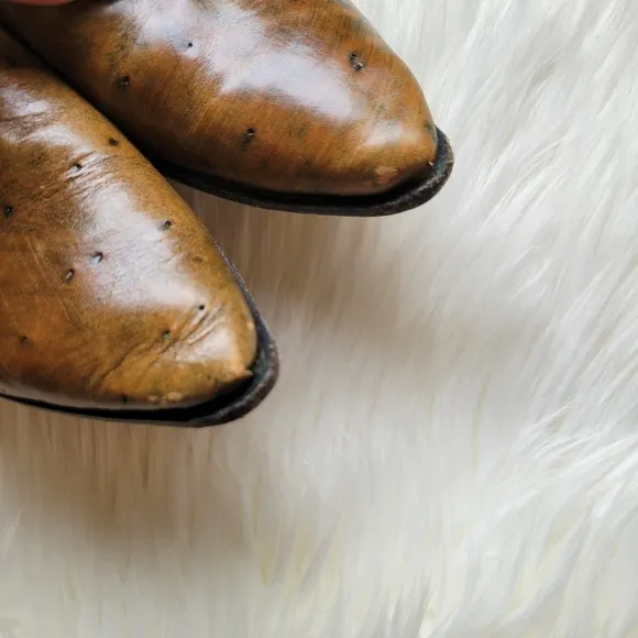 Cydwoq Vintage Shoes