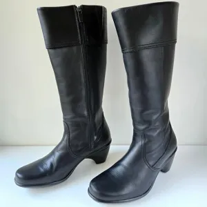 Dansko Risa Tall Leather Low Heel Black Riding Knee High Boots w FLAW Size 39