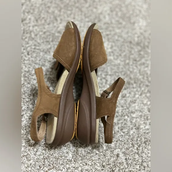 Dansko Women Sandals Iris Nubuck Comfort Leather Ankle Strap shoes EU 42 US 11.5