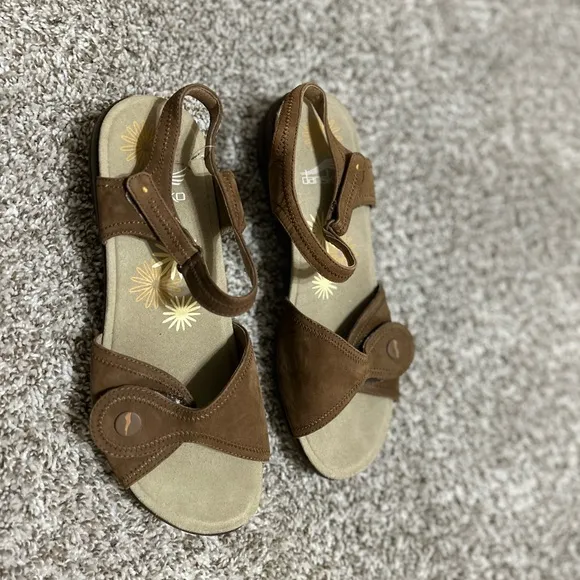 Dansko Women Sandals Iris Nubuck Comfort Leather Ankle Strap shoes EU 42 US 11.5