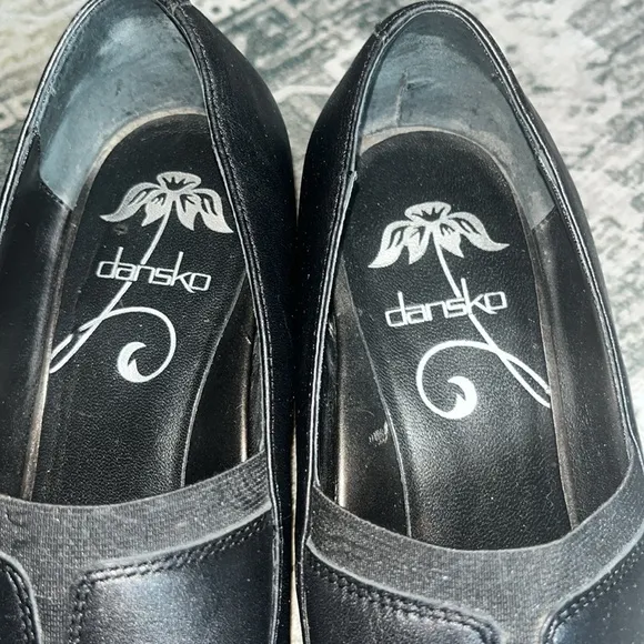 Dansko Womens Beatrix Nappa Classic Pump Cuban Heels Shoes  size 38 US 7.5