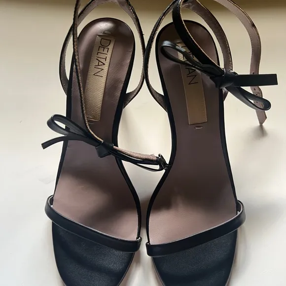 Deltan, the Miranda Leather Ankle Bow Dress Sandals size 8