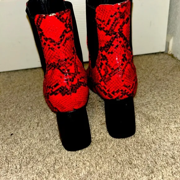 Designer Boutique ROCKSTAR Red Snake Print Heeled Ankle Boots Size: W13 M11