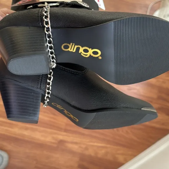 Dingo Black Leather Western Boots. Toe Guards, Studded, Heel Chains, size 7.5M.