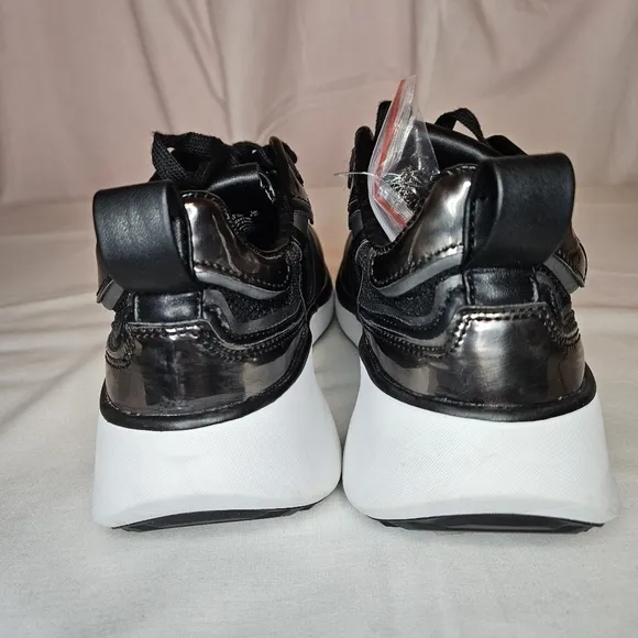DKNY Aki Lace-Up Sneakers Black And Gunmetal NWT