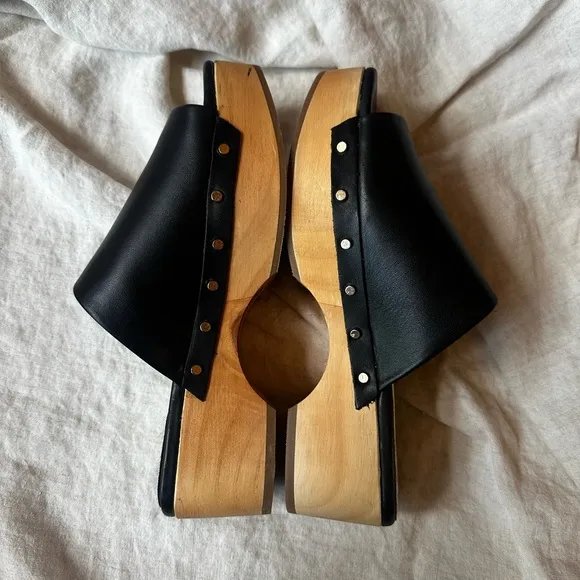 Dolce Vita Black “Dorado” Leather Clogs Size 8 New!