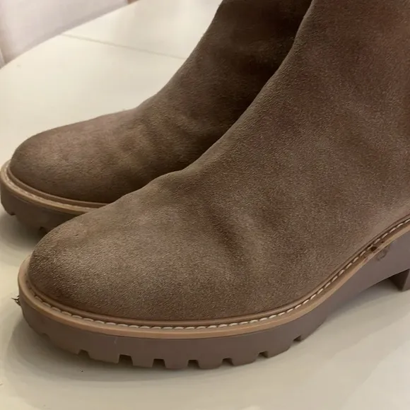 Dolce Vita Haily Suede Tan Wedge Bootie Size 8.5 Chelsea Boots
