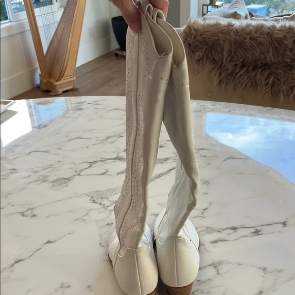 Dolce Vita Woman’s White Western Boots Size 9.5