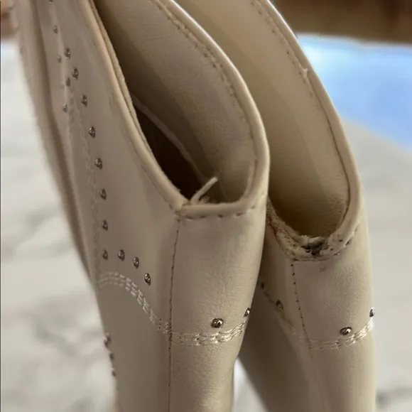 Dolce Vita Woman’s White Western Boots Size 9.5