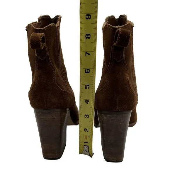 Dolce Vita Womens 7.5 Conway Brown Suede Ankle Boots Scalloped Booties Western