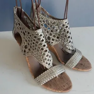 Donald Pliner sandals size 6.5 netted wedge cork metallic gold wicker ankle