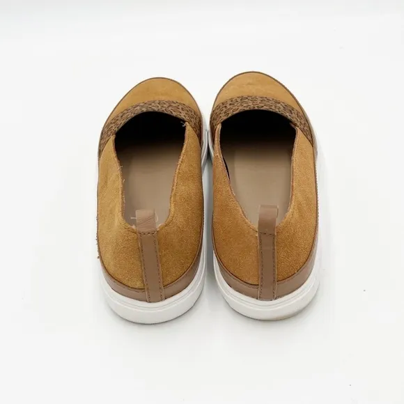 Donald Pliner Sani Slip On Sneaker Style Leopard Print Shoes Size 7.5