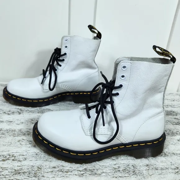 Dr. Martens 1460 &quot;Pascal&quot; White Leather Lace Up Combat Boot Shoe, Women's Size 6