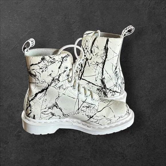 DR MARTENS 1460 BOOTS -WHITE BLACK MARBLE WOMEN SIZE 7 EU 38 MENS 6