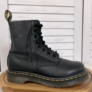 DR. MARTENS 1460 Smooth Black Leather Lace Up Boots Size Womens 5